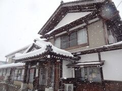 そして、こちらは「余目ホテル」。
こちらも、昔ながらの佇まいを守り、駅前ロータリーの前にあります。

▼余目ホテル
http://amarumehotel.n-da.jp/