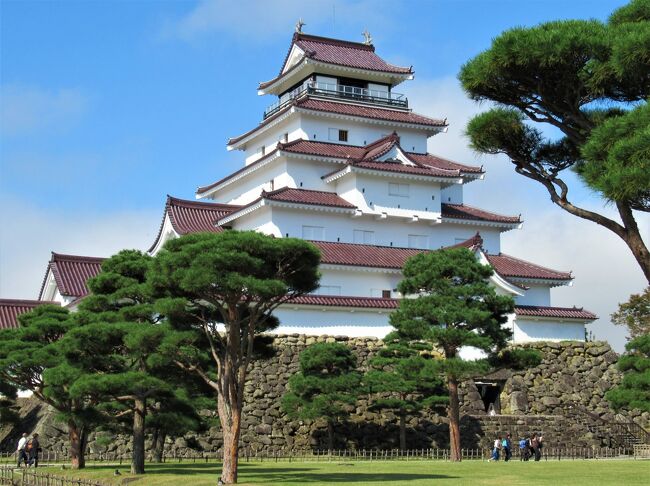 会津① 旅の始まりは青空に映える赤瓦の「会津若松城」から