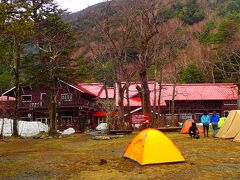 徳沢キャンプ場

テント受付は徳澤園