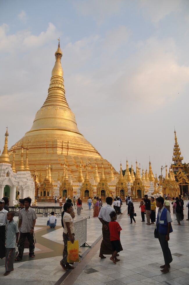 シュエダゴォンパゴダ。