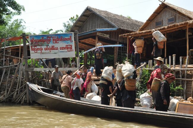 その後向かった先は湖の西岸の川の上流のにあるインテインという集落だ。