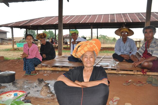 パオ族のおばさん。