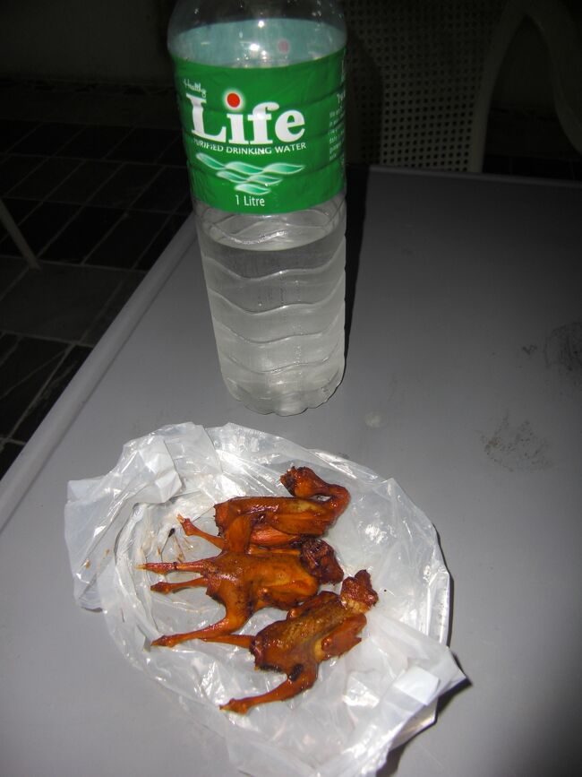 ３匹で１ドルもしたのは割高だ。食べる身もほとんどない。