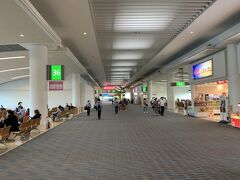 那覇空港に到着しました。
今回は昼便でまだ時間があるので、まずはゆいレールで首里駅を目指します。