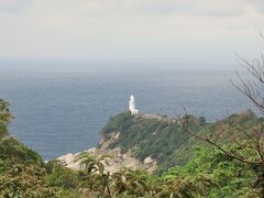 屋久島灯台が見えます、最西端永田岬にある灯台です。