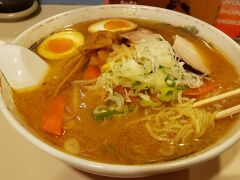 この日は、味噌ラーメンをオーダー。
前日の醤油チャーシューに負けない美味しさでした。
このお店、クセになりそうです。