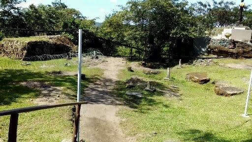 16年の時のタイ側の散歩したところ。<br />監視塔の下の辺りで、この先に、「2つの塔」があります。そこが、タイ側の限界でした。意外と面白かったです。