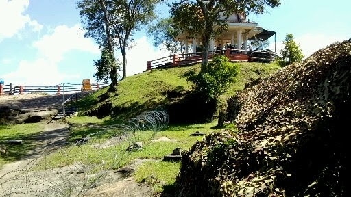 2016年の時のタイ側の監視棟。プレアヴィヒアが見える望遠鏡ありました。