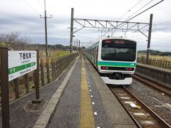 次が終点の成田なのだが、この駅で降りた。