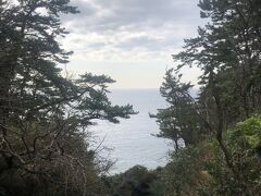 対島の滝の上。