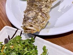 【家に近くにある日本料理屋でちょいと一杯】

このグロテスクな魚はポ語で「Pescada inglesa」...
