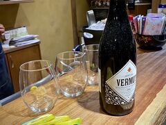 【家に近くにある日本料理屋でちょいと一杯】

すっごく柔らかくてホクホクで旨い!!

「Pescada」はスズキ目ニベ科の魚（ウミマス）を指します。一方でタラ目メルルーサ科（Merlucciidae）の魚を指す事もある...らしい...