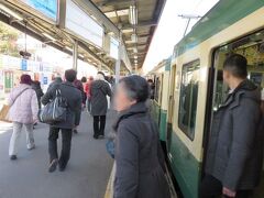 このあと長谷駅でどっと人が増えて。
終点鎌倉駅に着きました。