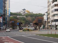 通町筋から熊本城が見えます。