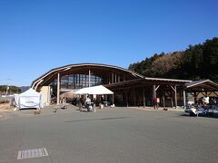 さて、次にやって来たのは道の駅「もっくる新城」。
この道の駅、何気に好きなんですよね。