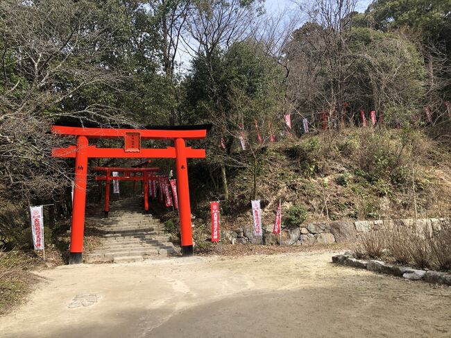 太宰府天満宮の奥にある天開稲荷社。赤い鳥居が連なりきれい。九州で最も歴史のある稲荷社です。