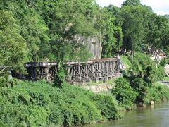 アルヒル桟道橋。
泰緬鉄道は戦時下、日本軍がタイとビルマ間の物資等の輸送のため
敷かれたものです。
映画「戦場に架ける橋」の舞台です。

