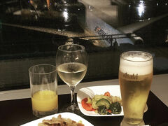 羽田　TIATlounge
ビールとワイン

エアアジアの激安セールチケット

深夜便の早朝クアラルンプール到着