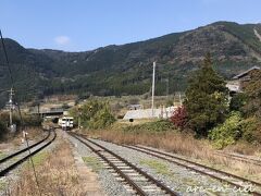 立野駅に到着した頃には、空が晴れ渡っていました。
スイッチバックを楽しみながら、肥後大津へ向かいます。