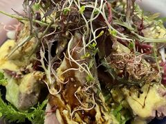 超久しぶりの夜の外食。
夫も在宅勤務でしたので６時スタート、ラストオーダー７時とのことでささっと食べてきました（笑）お客様は私達ともう一組。

自家製ツナのサラダ。