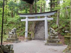 十和田湖畔から山側に入った先にある、1000年以上の歴史のある神社です。