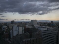 06:30、起床。
雲が一部かかっていますが雨は完全に止んでいます。