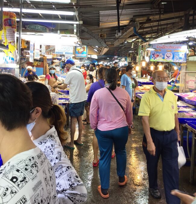 2月　20日　<br />ナクルア海鮮市場で買い物。