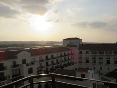 旅の７日目。
１２月２５日午前８時
ホテル日航アリビラのラナイから。