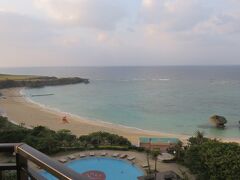 クリスマスの朝を迎えたニライビーチ。