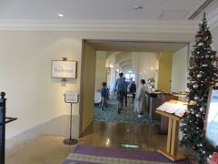 人気なので混雑が落ち着くのを待って午前９時。
ベルデマールで朝食。