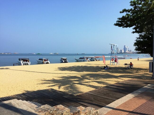 26日　9：14<br />散歩でビーチに出てウオーキングストリート入口からパタヤタイ通りそしてソイブアカーオ通りに出て（火金日）市場を見て帰ります。