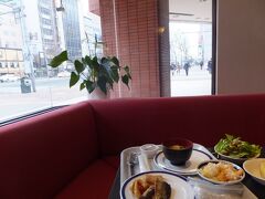 札幌東急REIホテル1Fのレストラン、サウスウエストで朝食を摂ります。