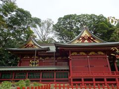 「三芳野神社」
社殿の横からのほうが見ごたえがあります