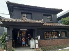 福西本店のお隣は、会津壱番館（カフェ）と野口英世の展示がある野口英世青春館。

野口英世の左手を手術したお医者さんがあった場所です。