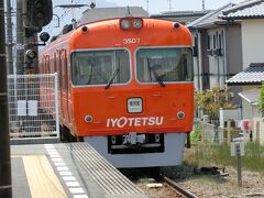 横河原線・横河原駅から。
折り返しとなる横河原行きがやってきました。