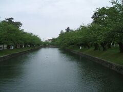 鶴ヶ岡城の堀