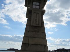 鞆の浦の灯台。
おちびちゃん達は、「のぼりたい～～～～！」と叫んでましたが、てっぺんまでは、のぼれないと思うよ～（^^）。

そろそろ、お宿に戻ります。