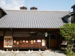 もうひとつの共同浴場松の湯
明治に建てられた警察を浴場にしたという
最近改築されたか綺麗に
