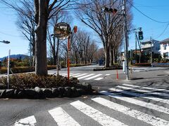 暫く住宅街を歩き、陵南公園の交差点まで来ました。