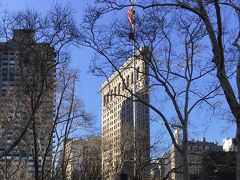 晴れていますが非常に寒いのでバスでの移動はホントにラクだし、車窓から見えるスポットも、地理感覚をつかむためにわかりやすいです。あとで気になった場所に個人で行きやすいですしね。