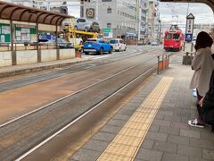 ■接近■ 11:55
613電車。「いの」のサボがいいですね。伊野線伊野行（11:55-12:42）です。