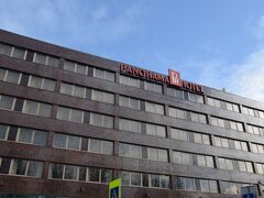 ホテルはバスターミナルすぐの
 Hotel Panorama
9時頃の早い到着だったにも関わらず、部屋を用意してくれた...！
ありがてえ...(´；ω；｀)ｵｫﾝｵｫﾝ
部屋はそこまで広くなくてバスタブもないけど、窓が大きく高台に位置しているので、
部屋からは旧市街が一望できる...！