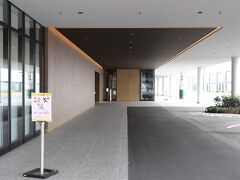 本日の宿は、みなとみらい21にある、インターコンチネンタル横浜Pier8。
通り抜け禁止の看板が設置された。