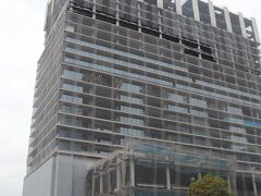 来春開業予定のウェスティンホテル横浜。
たぶんこちら側が正面。

みなとみらいから湾岸線へ。