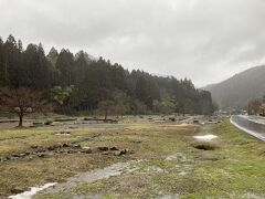 小型のバスに揺られて、約３０分、朝倉館前というバス停でクエスト解放！
しかし・・・大雨でスクショ撮るのも忘れてました。