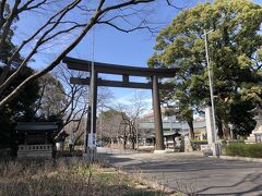 護国神社
この辺りに車止めたかったけど空いておらず