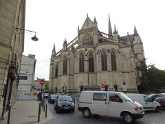ボルドーには2つの大聖堂がある。そのうちの1つが、サン・ミッシェル・バジリカ聖堂。