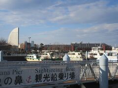 横浜赤レンガ倉庫が遠くに見えます。今回は行きませんでした。