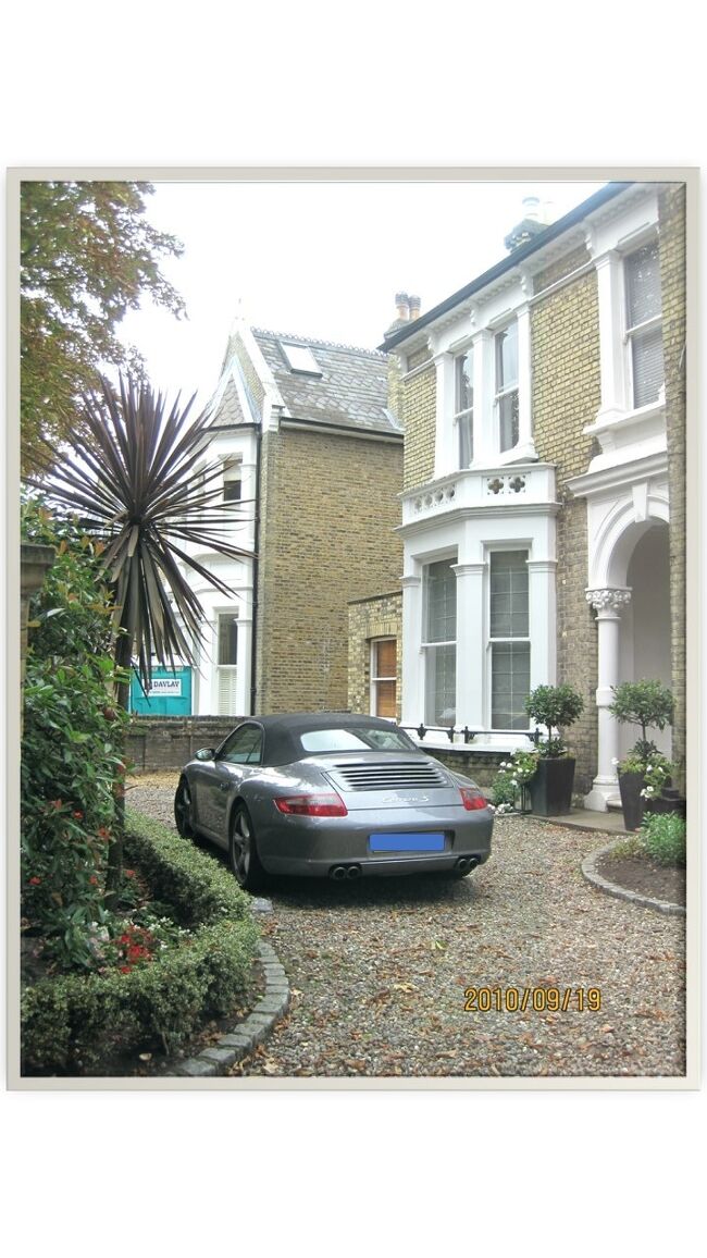 途中の住宅も広くて素敵なお家が並んでいました