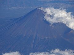 羽田空港から右側の席に座り、毎回富士山をパシャ。
